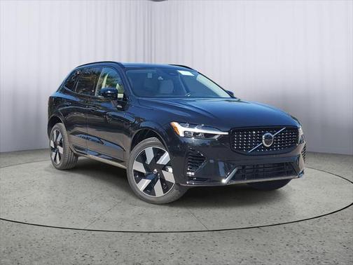 2025 Volvo XC60 Plug-In Hybrid T8 Plus