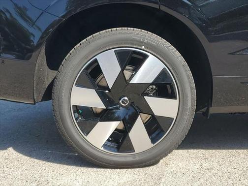 2025 Volvo XC60 Plug-In Hybrid T8 Plus