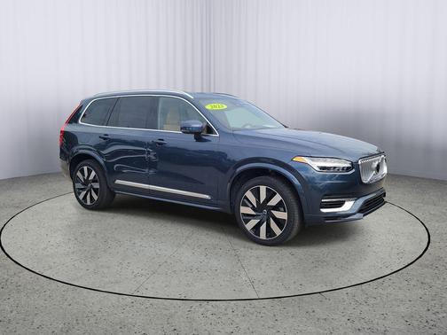 2023 Volvo XC90 Recharge Plug-In Hybrid T8 Ultimate Bright Theme 7-Seater