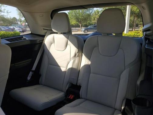 2025 Volvo XC90 B6 Ultra