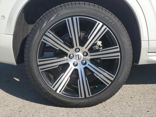 2025 Volvo XC90 B6 Ultra