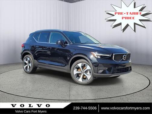 2025 Volvo XC40 B5 Core Bright Theme
