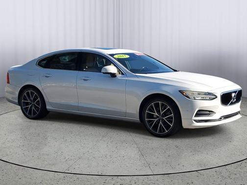 2017 Volvo S90 T5 Momentum