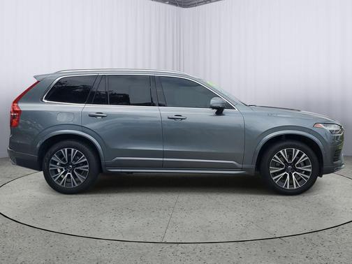 2020 Volvo XC90 T6 Momentum