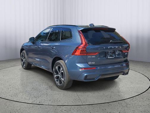 2026 Volvo XC60 B5 Core