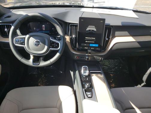 2026 Volvo XC60 B5 Core