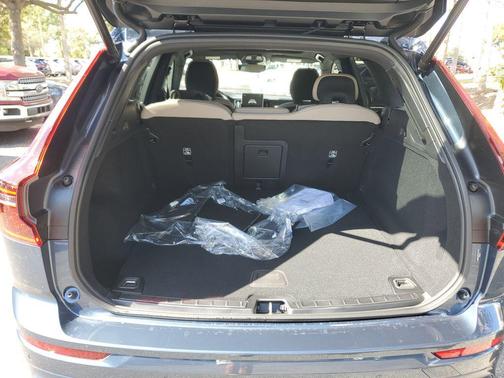 2026 Volvo XC60 B5 Core