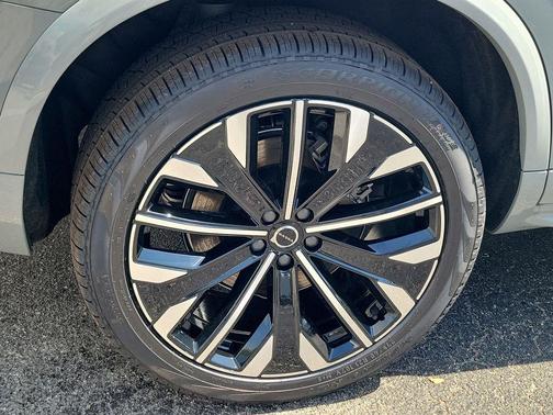 2026 Volvo XC90 Plus, B6 AWD Gas (mild hybrid), Gasoline, Bright, 7 Seats