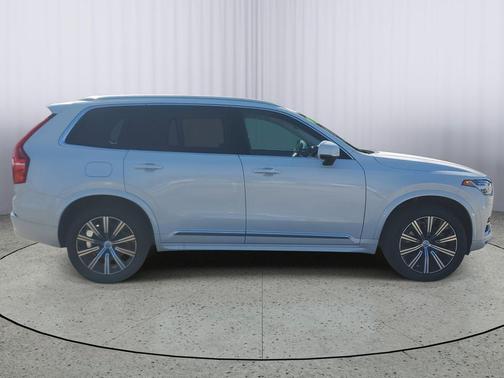 2024 Volvo XC90 B6 Core Bright Theme