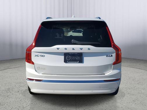 2024 Volvo XC90 B6 Core Bright Theme