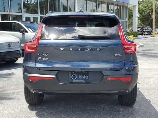 2026 Volvo XC40 B5 Ultra