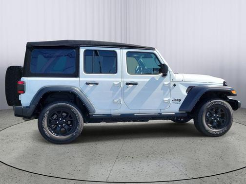 Bright White Clearcoat 2021 Jeep Wrangler Willys