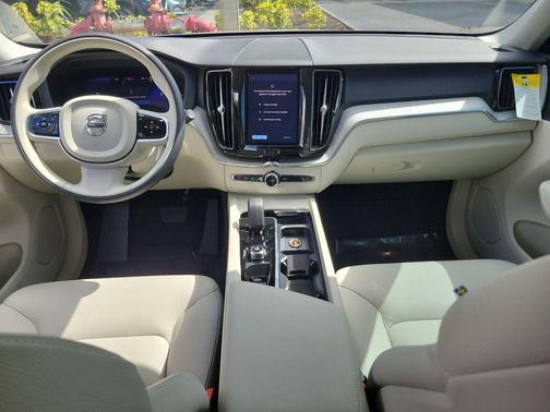 2025 Volvo XC60 Plug-In Hybrid T8 Plus