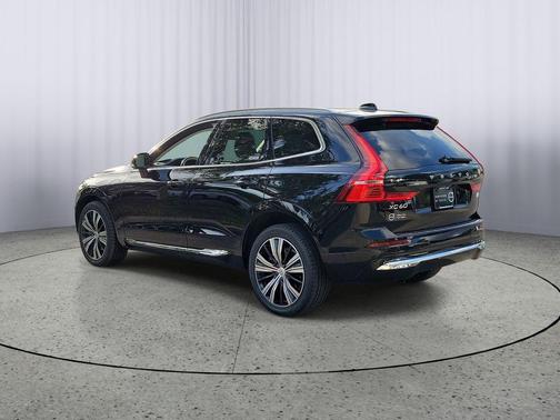 Onyx Black Metallic 2022 Volvo XC60 Recharge Plug-In Hybrid T8 Inscription