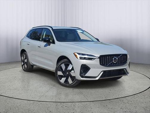 2025 Volvo XC60 Plug-In Hybrid T8 Plus