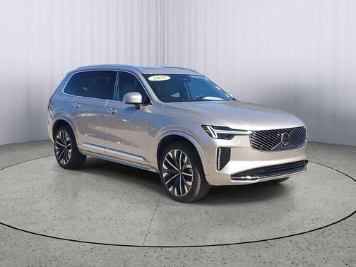 2025 Volvo XC90 B5 Plus 7-Seater