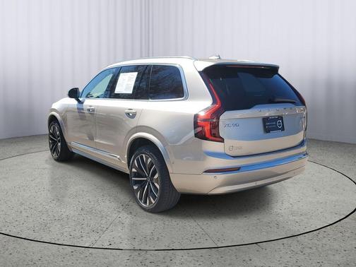 2025 Volvo XC90 B5 Plus 7-Seater