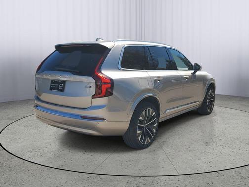 2025 Volvo XC90 B5 Plus 7-Seater