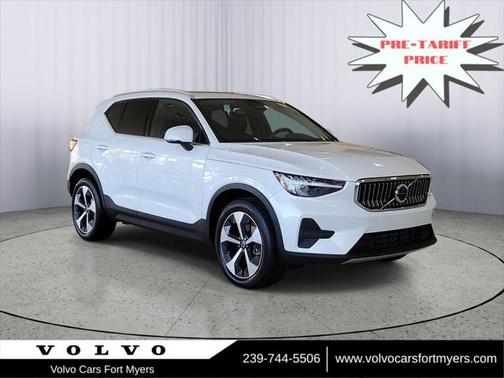 2025 Volvo XC40 B5 Core Bright Theme