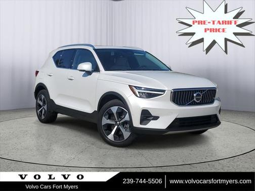 2025 Volvo XC40 B5 Plus Bright Theme