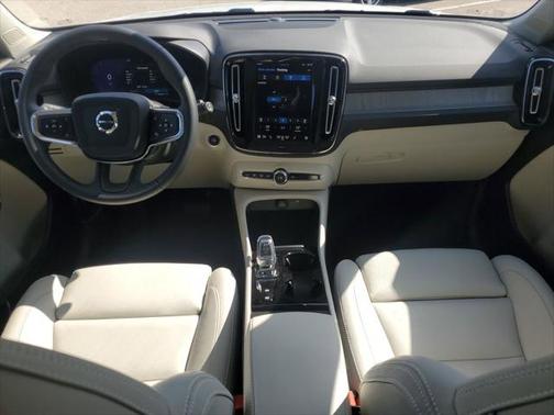 2025 Volvo XC40 B5 Plus Bright Theme
