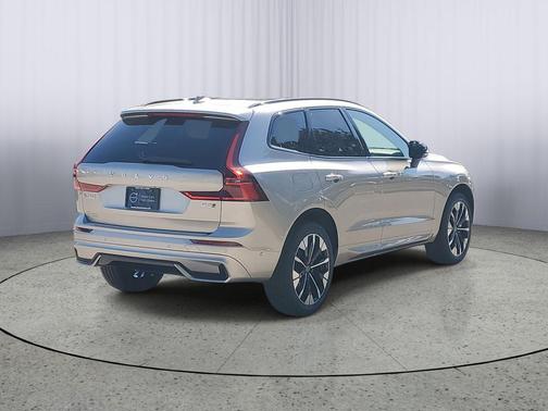 2026 Volvo XC60 B5 Plus