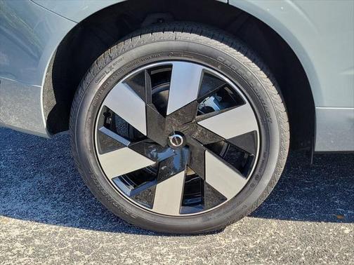 2025 Volvo XC60 Plug-In Hybrid T8 Plus
