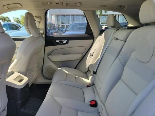2025 Volvo XC60 Plug-In Hybrid T8 Plus