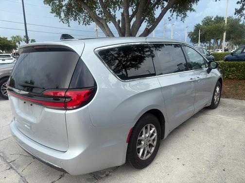 Silver Mist Clearcoat 2024 Chrysler Pacifica Touring L