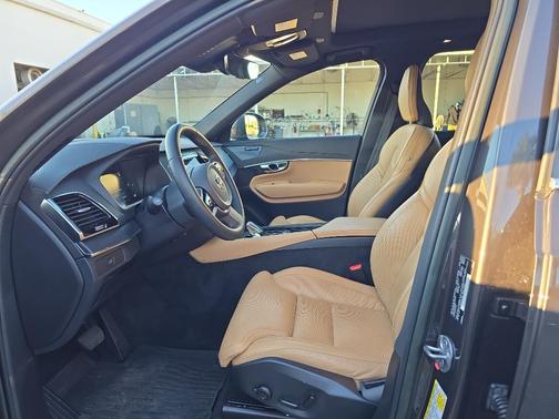 2023 Volvo XC90 B6 Ultimate 7-Seater