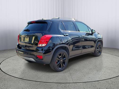 Mosaic Black Metallic 2019 Chevrolet Trax LT