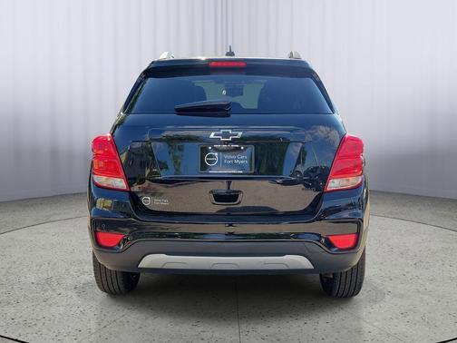 Mosaic Black Metallic 2019 Chevrolet Trax LT