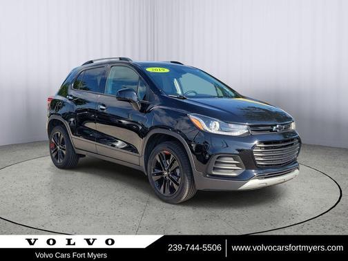 Mosaic Black Metallic 2019 Chevrolet Trax LT