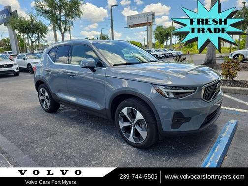 2023 Volvo XC40 B4 Plus Bright Theme