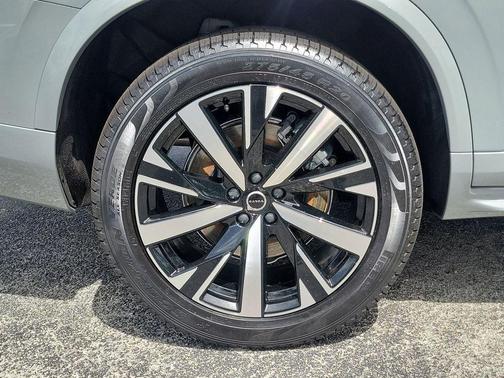 2026 Volvo XC90 B5 Core