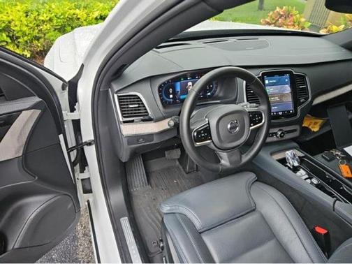 2024 Volvo XC90 B6 Ultimate Bright Theme 7-Seater