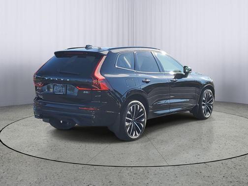 2026 Volvo XC60 B5 Ultra
