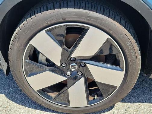 2024 Volvo XC40 Recharge Pure Electric Plus