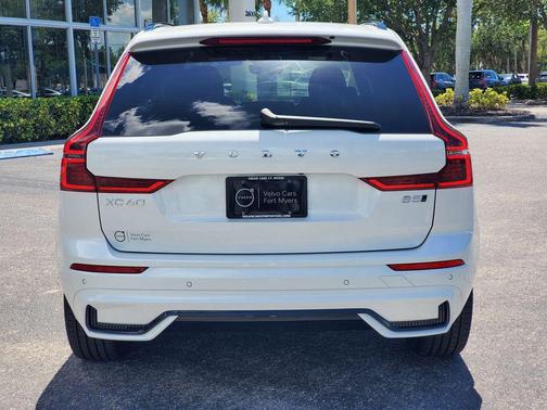 2026 Volvo XC60 B5 Plus
