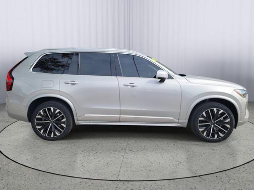 2025 Volvo XC90 Plug-In Hybrid T8 Plus 7-Seater