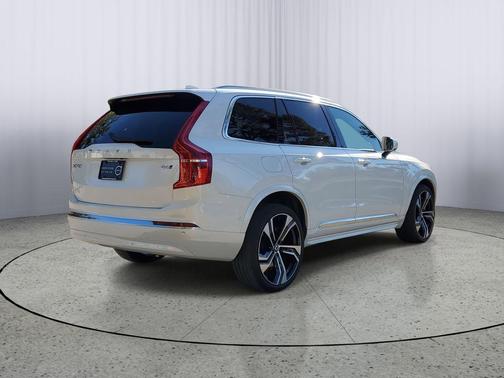 2024 Volvo XC90 B6 Ultimate Bright Theme 7-Seater