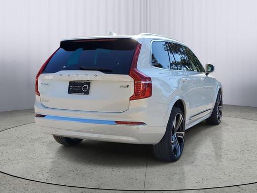 2024 Volvo XC90 B6 Ultimate Bright Theme 7-Seater