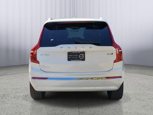 2024 Volvo XC90 B6 Ultimate Bright Theme 7-Seater