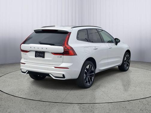 2026 Volvo XC60 B5 Plus