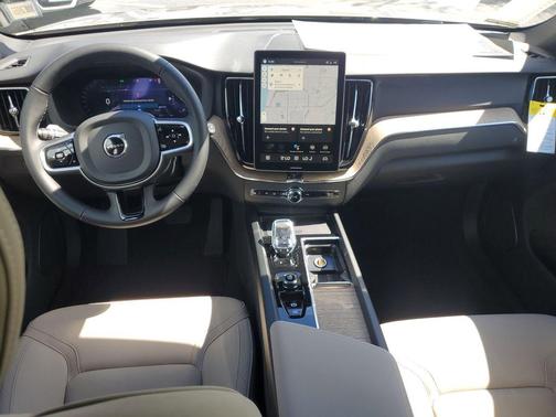 2026 Volvo XC60 B5 Core