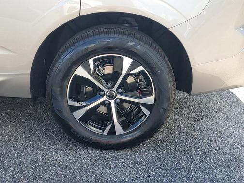 2026 Volvo XC60 B5 Core