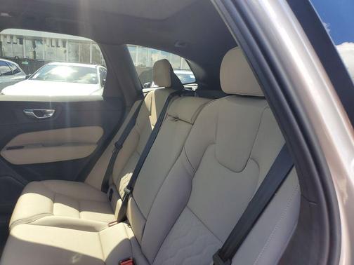 2026 Volvo XC60 B5 Core