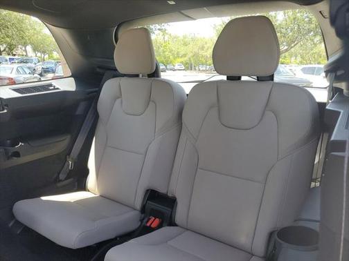 2025 Volvo XC90 B6 Plus 7-Seater