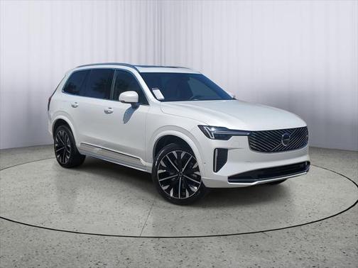 2025 Volvo XC90 B6 Plus 7-Seater