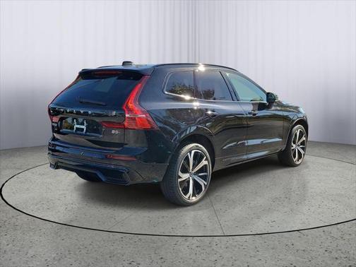 2025 Volvo XC60 B5 Ultra